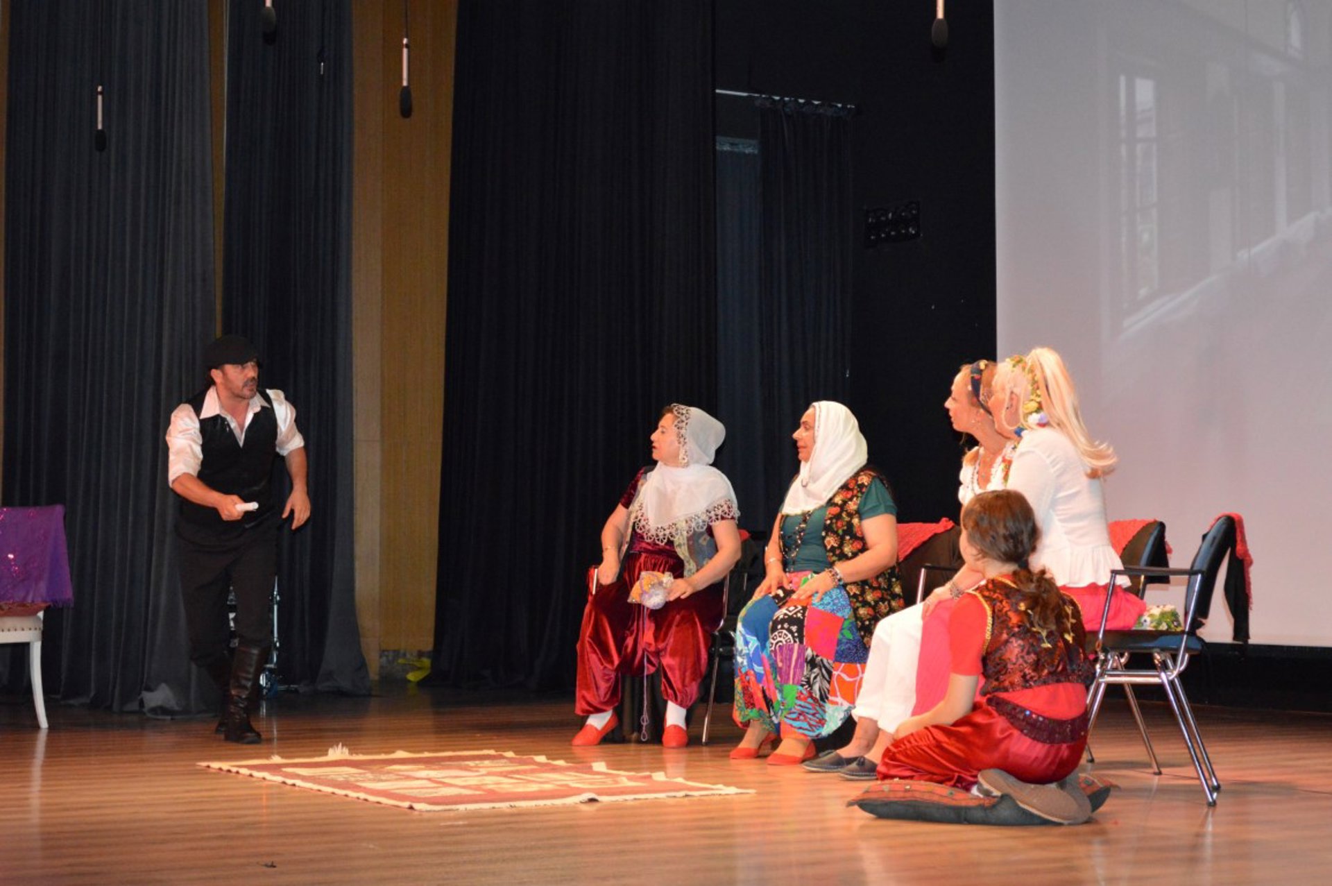 Anadolu kültürü Konyaaltı'nda sahnelendi