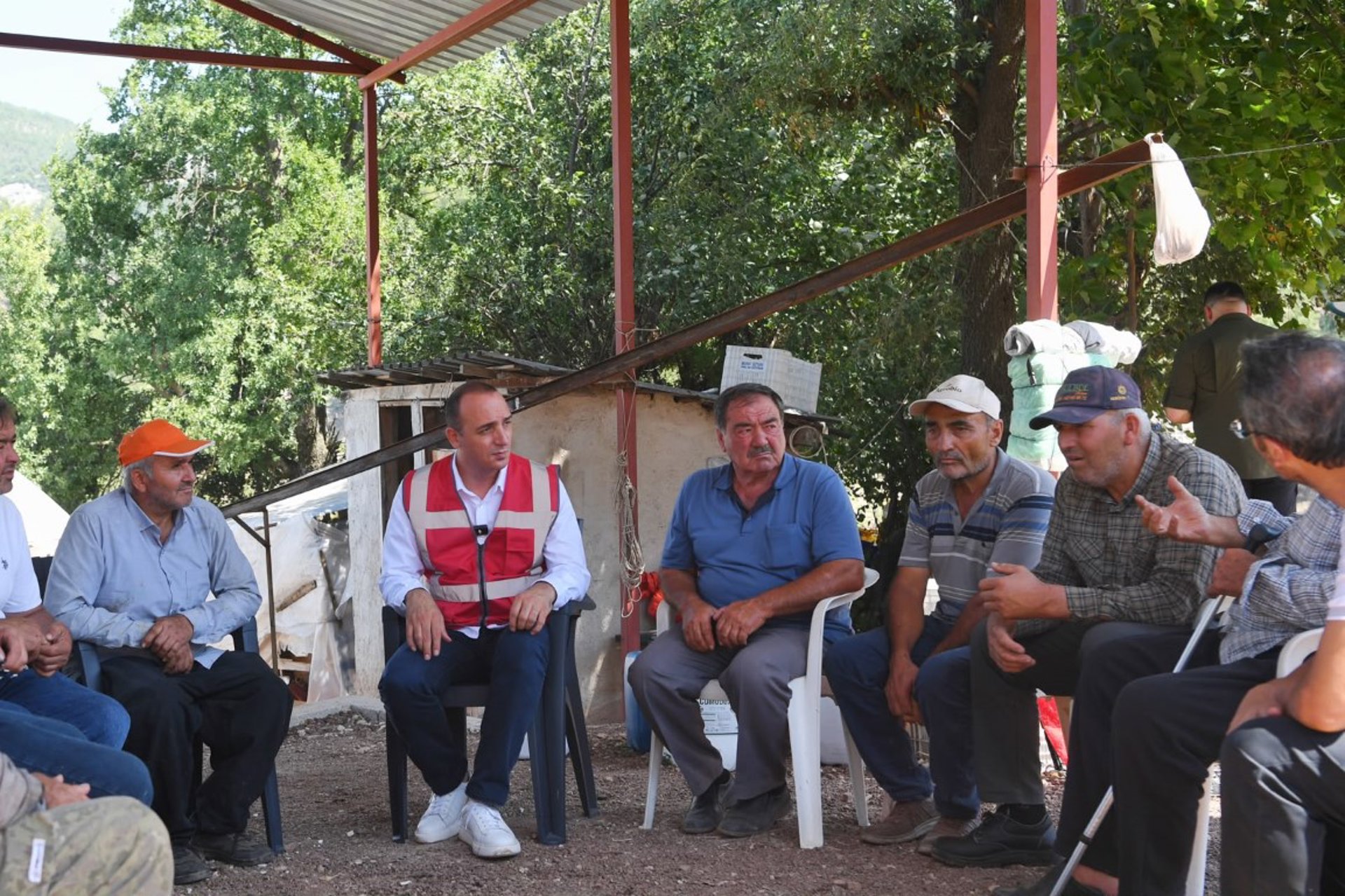 Kotan yangın bölgesinde incelemelerde bulundu