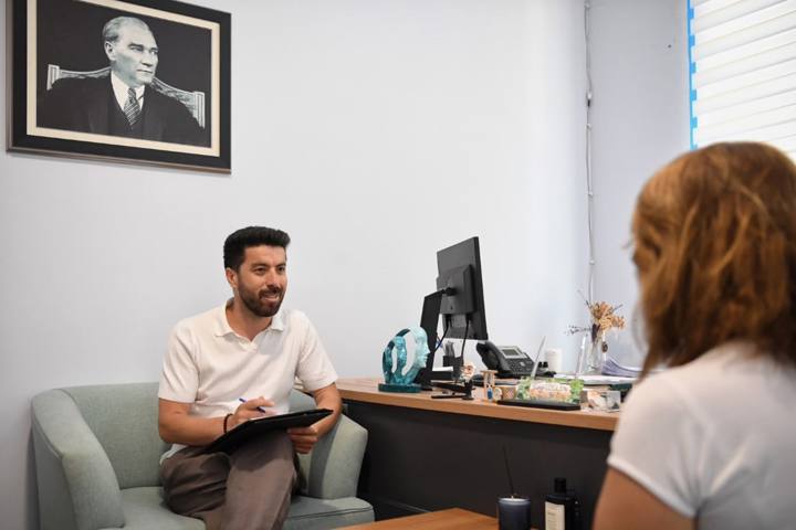Konyaaltı Belediyesi'nden vatandaşa ücretsiz psikolog desteği