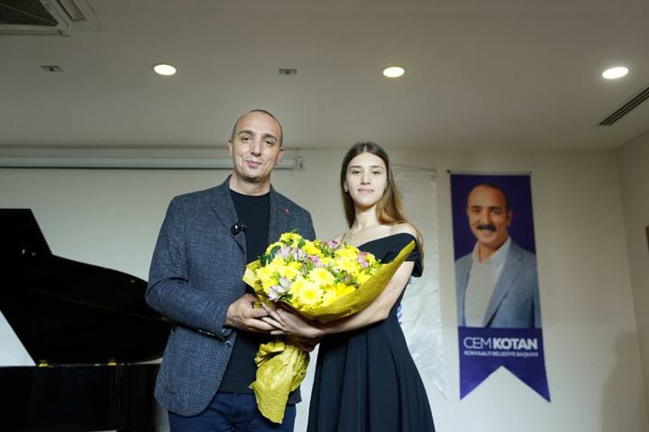 Konyaaltı'nın genç yeteneklerinden piyano konseri