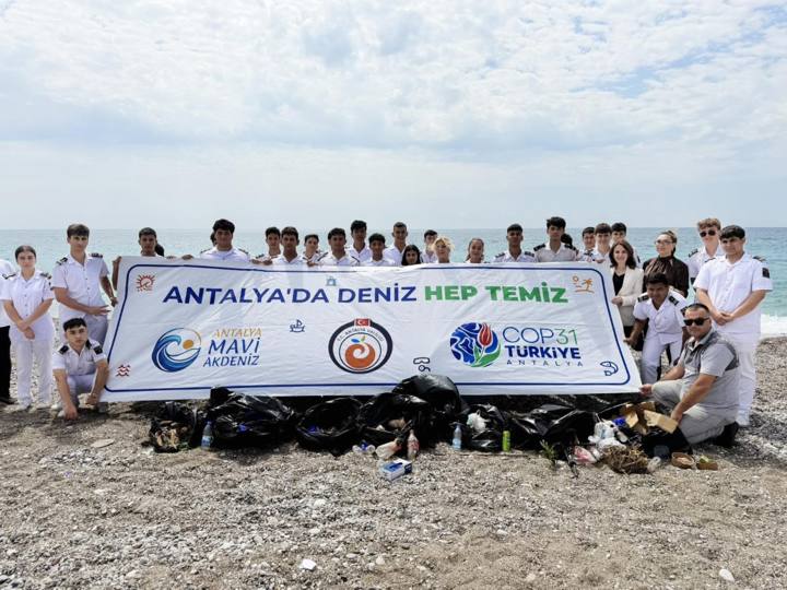 Konyaaltı Belediyesi ve öğrencilerden örnek etkinlik